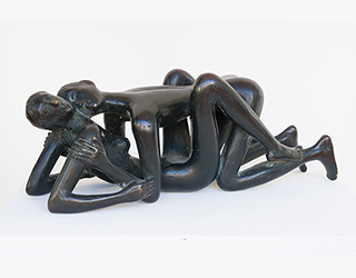 In unserer Galerie zum Verkauf angebotene Skulptur von Karl-Heinz Krause (Bildhauer): Nachmittag eines Fauns (Großes Liebespaar) (klein)