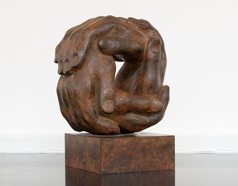 In unserer Galerie zum Verkauf stehende Skulptur von Karl-Heinz Krause (Bildhauer): Kleiner, sitzender Akt