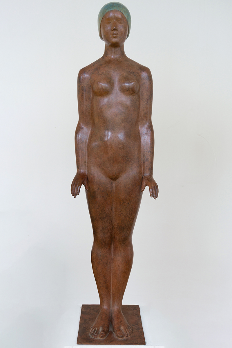 In unserer Galerie zum Verkauf stehende Skulptur von Karl-Heinz Krause (Bildhauer): Schwimmerin mit blauer Kappe