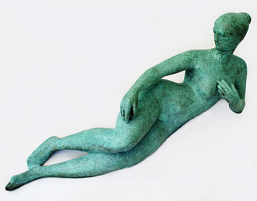 Buy the original sculpture "Josephine with apple" (large) by Karl-Heinz Krause (Sculptor) at our gallery.