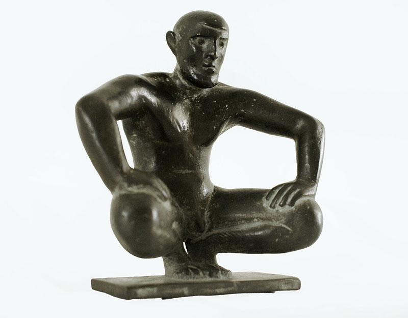 In unserer Galerie zum Verkauf stehende Skulptur von Karl-Heinz Krause (Bildhauer): Kleiner Hockender
